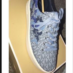 Micheal Kors Poppy Lace UP